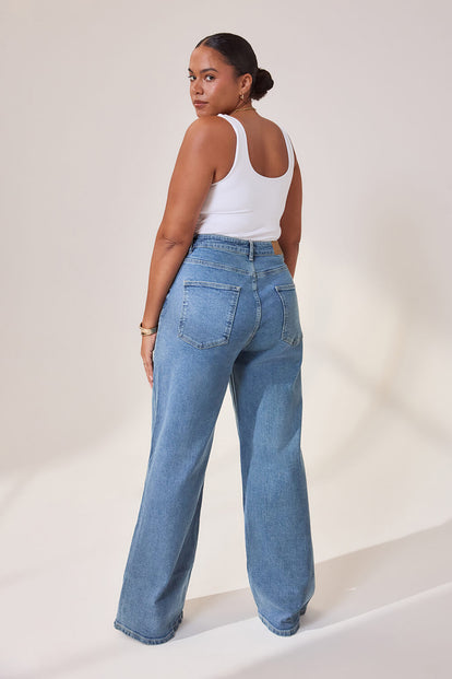 Curve Wide Leg Jeans - Mid Blue