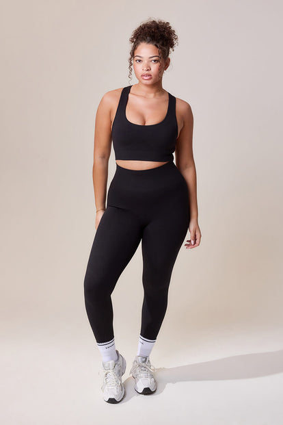 Curve Sculpt Seamless Sports Bra - Black