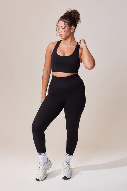 Curve Sculpt Seamless Sports Bra - Black