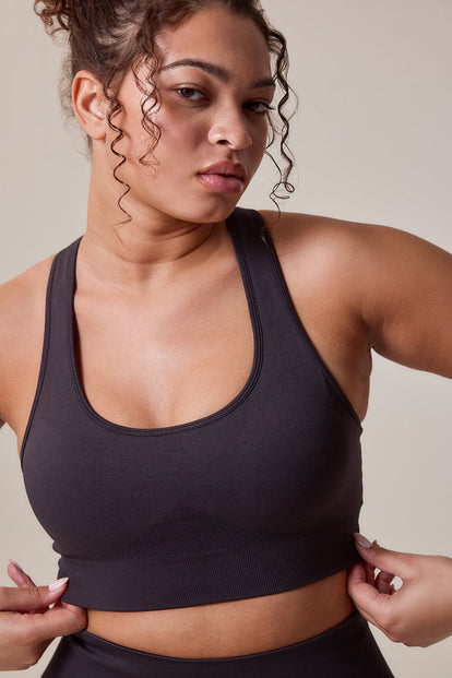 Curve Sculpt Seamless Sports Bra - Shadow
