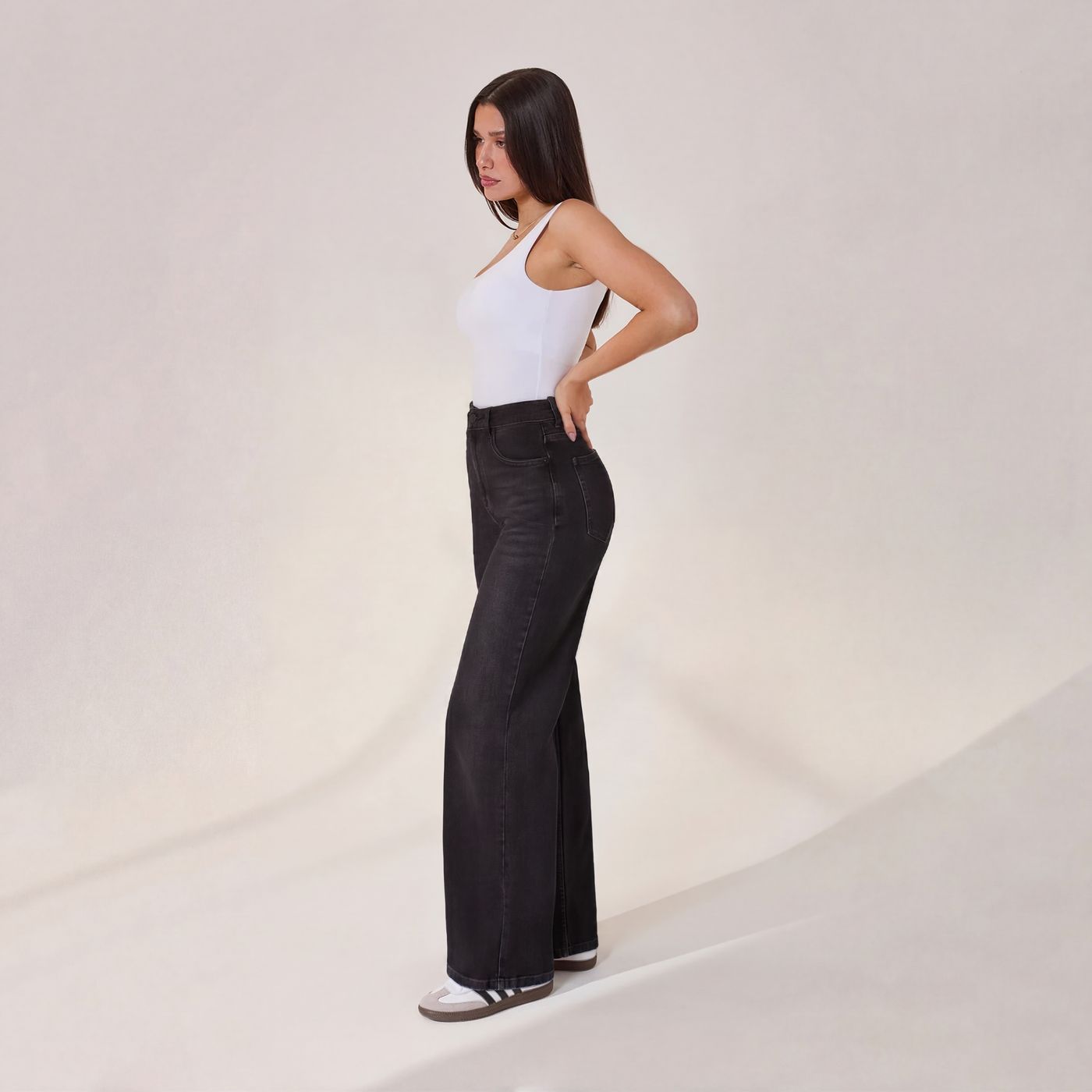 Wide Leg Jeans - Washed Black