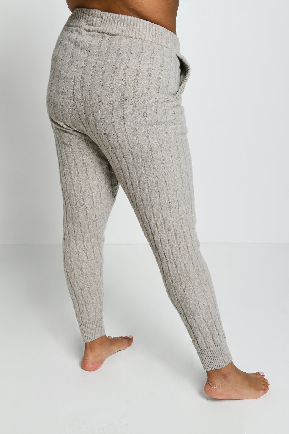 Curve Cable Knit Jogger - Beige