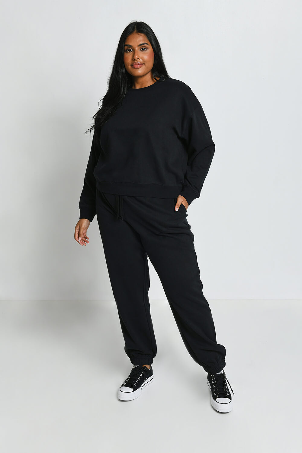 Shanaya - Height: 5'10 | Wearing Size 18 Tall