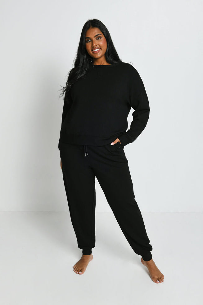 files/C_Black_LuxeLoungeJoggers_1.jpg
