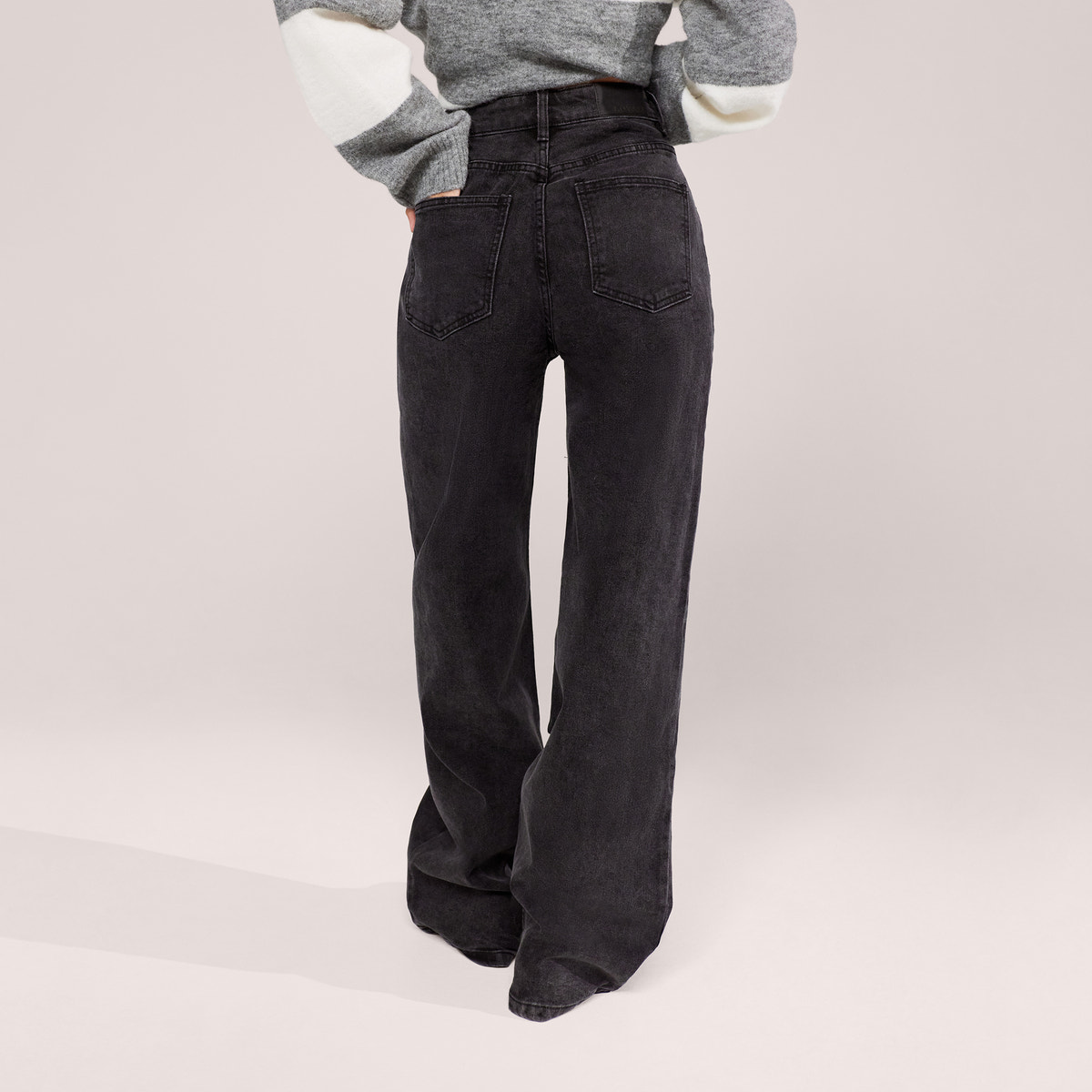 Wide Leg Jeans - Washed Black