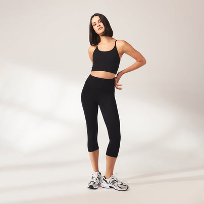 files/Lightweight_Cropped_Womens_Black_3_d612a928-a376-47b1-bf10-18976ece7a8f.jpg