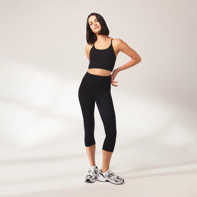 files/Lightweight_Cropped_Womens_Black_3_d612a928-a376-47b1-bf10-18976ece7a8f.jpg