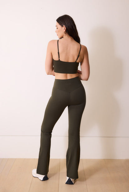 24/7 Revitalise Flare Leggings - Deep Olive