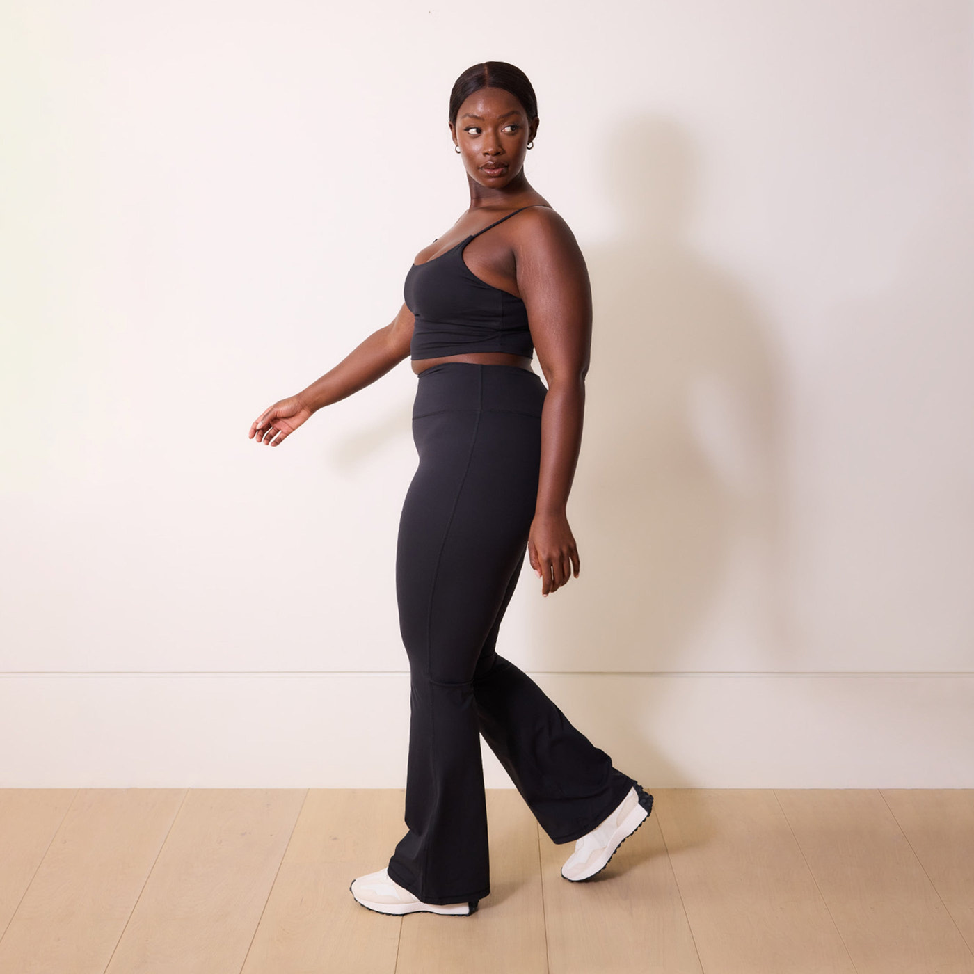 24/7 Revitalise Flare Leggings - Midnight Black