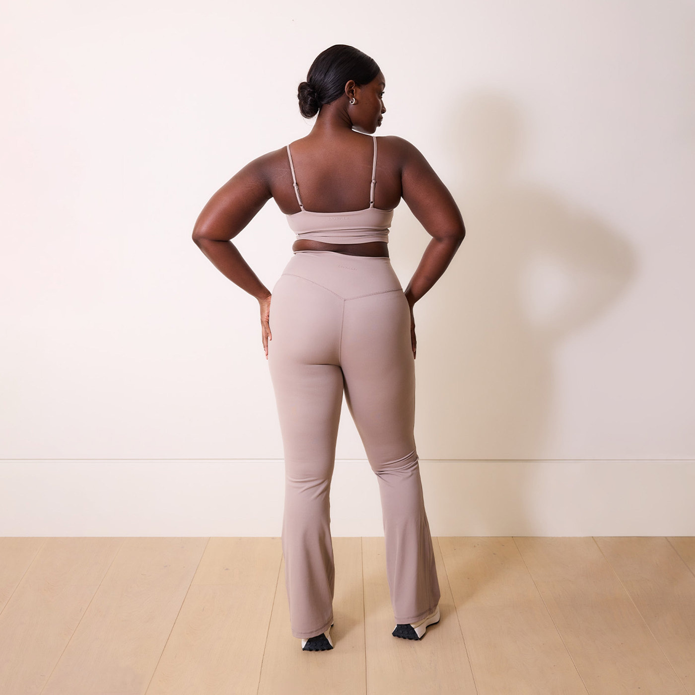 24/7 Revitalise Flare Leggings - Clay