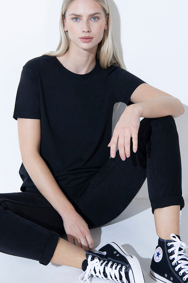 files/W_BLACK_EVERYDAYT-SHIRT_6.jpg