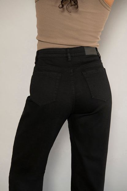 Straight Jeans - Black