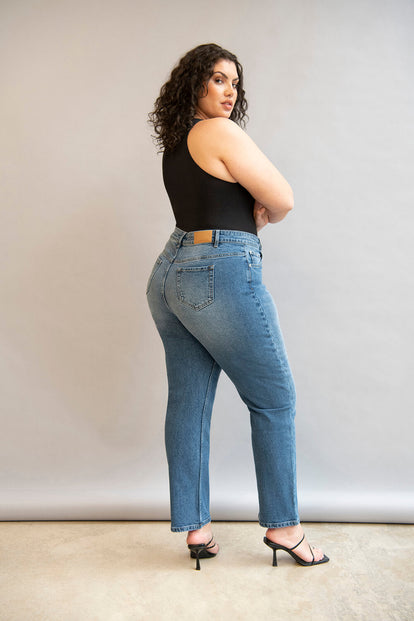 Curve Straight Jeans - Mid Blue