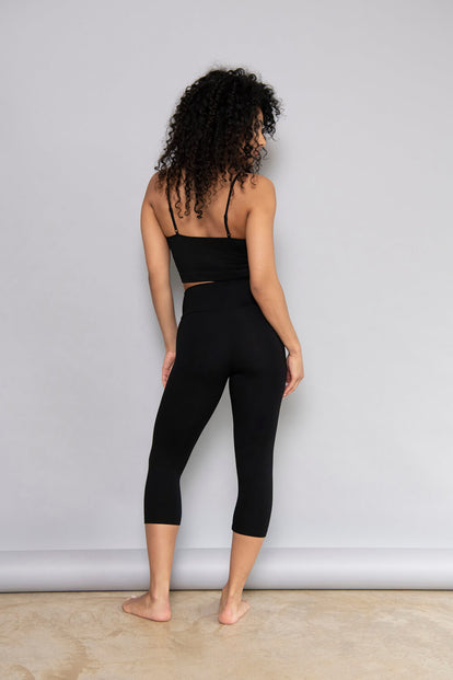 Curve Cropped Lightweight Leggings - Black