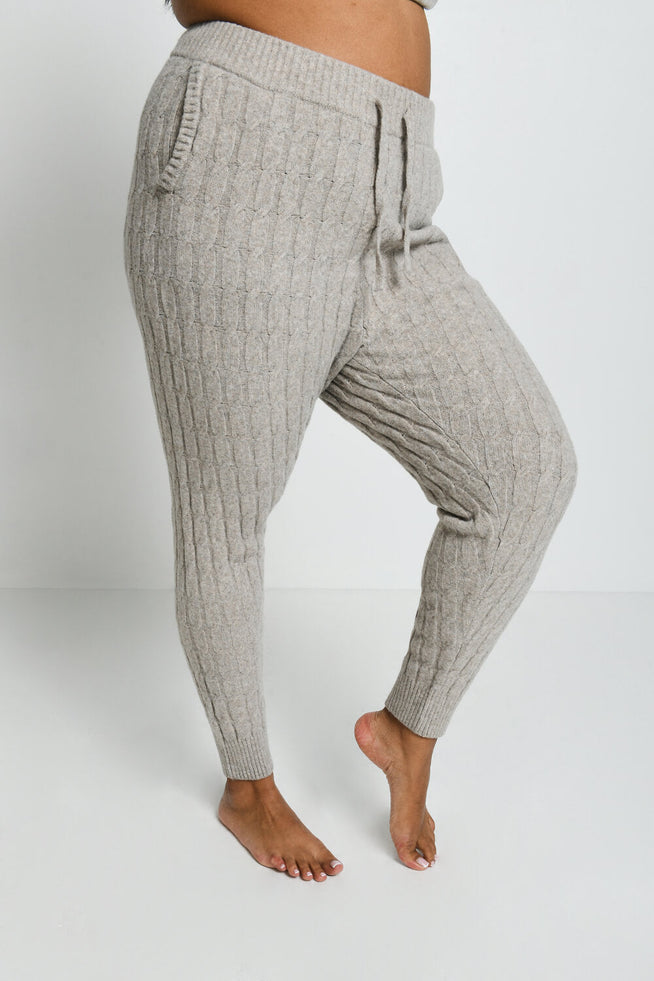 Curve Cable Knit Jogger - Beige