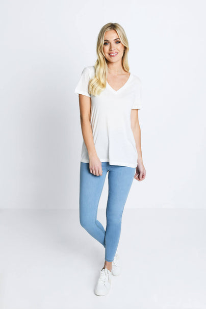 products/W_LightBlue_AGJeggings_1_853d2b2d-55b5-488e-a4eb-84ed46f8e36b.jpg